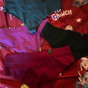 Set of Four Ribbed Seamless Underwear